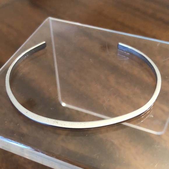 Vintage 1970s AVON Slender Touch Silver Tone Cuff Bracelet - Picture 2 of 11